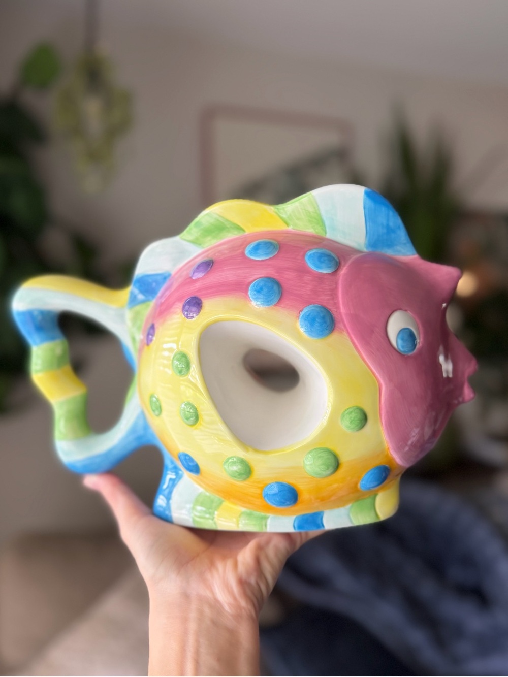 VTG‎ Whimsical Rainbow Fish Ceramic Vase Planter Colorful Coastal Kitsch Decor - Picture 1 of 16